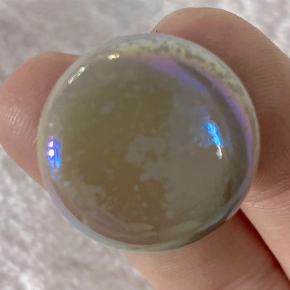 Vintage  Taupe Plastic Circle W Iridescent Coating Clip On Earrings - Picture 5 of 10